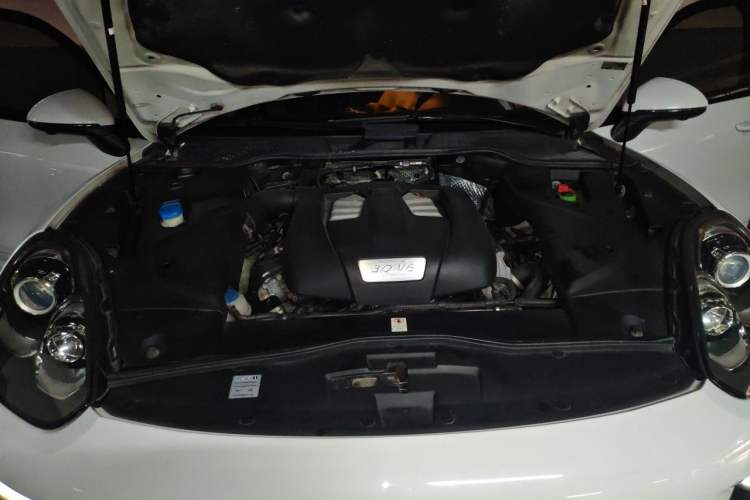 Used Porsche Cayenne 2016 Cayenne Platinum Edition 3.0T Engine Bay