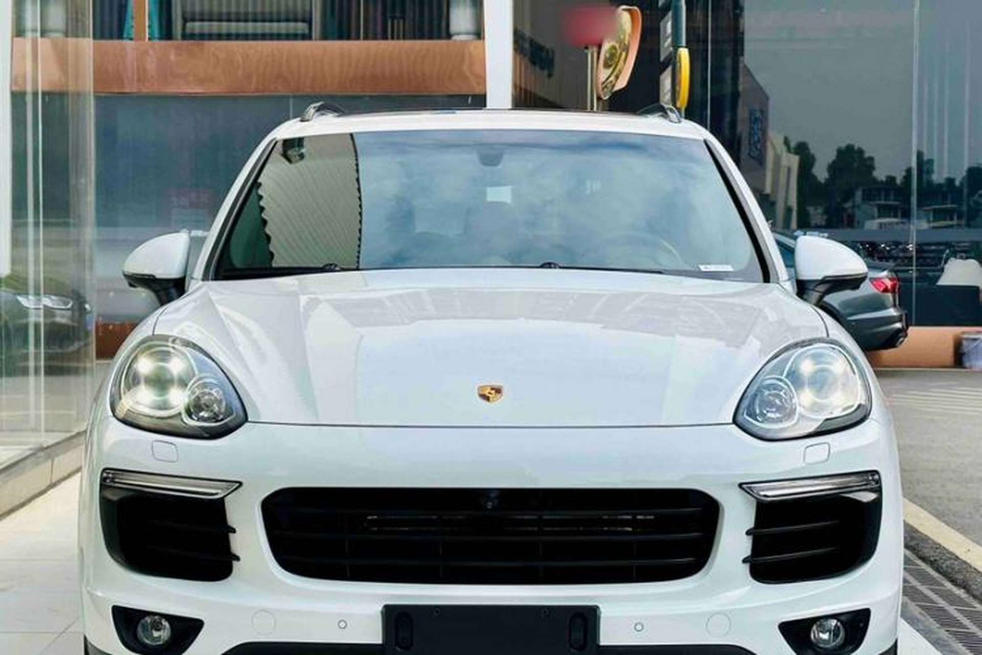 Used Porsche Cayenne 2016 Cayenne Platinum Edition 3.0T Exterior 2