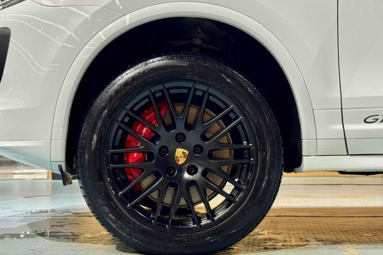 Used Porsche Cayenne 2016 Cayenne GTS 3.6T Exterior 5