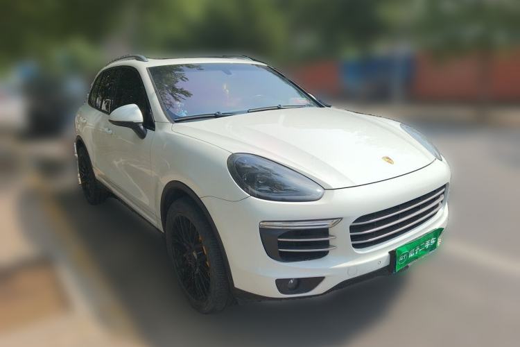 Used Porsche Cayenne 2016 Cayenne 3.0T Front Right 45 Deg