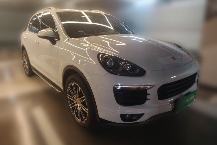 Used Porsche Cayenne 2016 Cayenne 3.0T Front Right 45 Deg