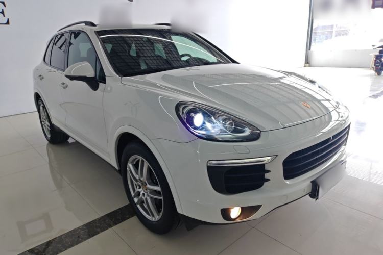 Used Porsche Cayenne 2016 Cayenne 3.0T Front Right 45 Deg
