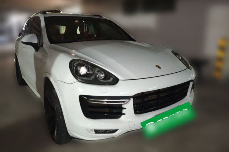 Used Porsche Cayenne 2016 Cayenne Platinum Edition 3.0T Front Right 45 Deg