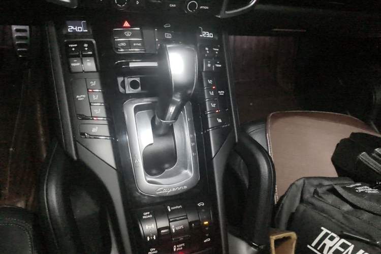 Used Porsche Cayenne 2016 Cayenne S 3.6T Gear Lever