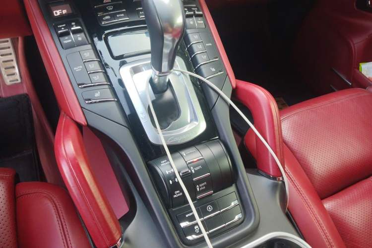 Used Porsche Cayenne 2016 Cayenne 3.0T Gear Lever