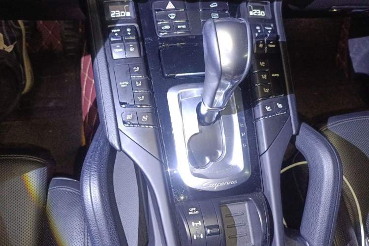 Used Porsche Cayenne 2016 3.6 V6 U.S. specification Gear Lever