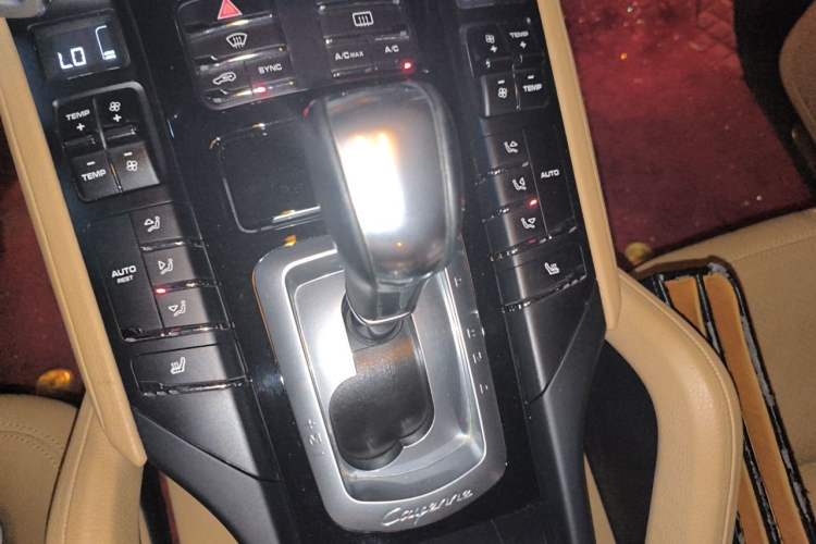 Used Porsche Cayenne 2016 Cayenne 3.0T Gear Lever