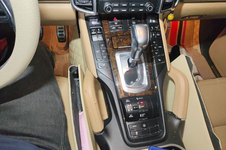 Used Porsche Cayenne 2016 Cayenne 3.0T Gear Lever