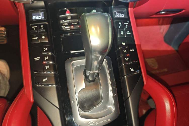 Used Porsche Cayenne 2016 Cayenne Platinum Edition 3.0T Gear Lever
