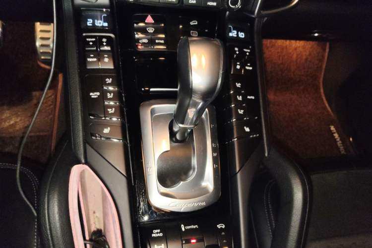 Used Porsche Cayenne 2016 Cayenne Platinum Edition 3.0T Gear Lever