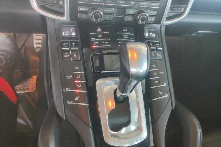 Used Porsche Cayenne 2016 Cayenne Platinum Edition 3.0T Gear Lever