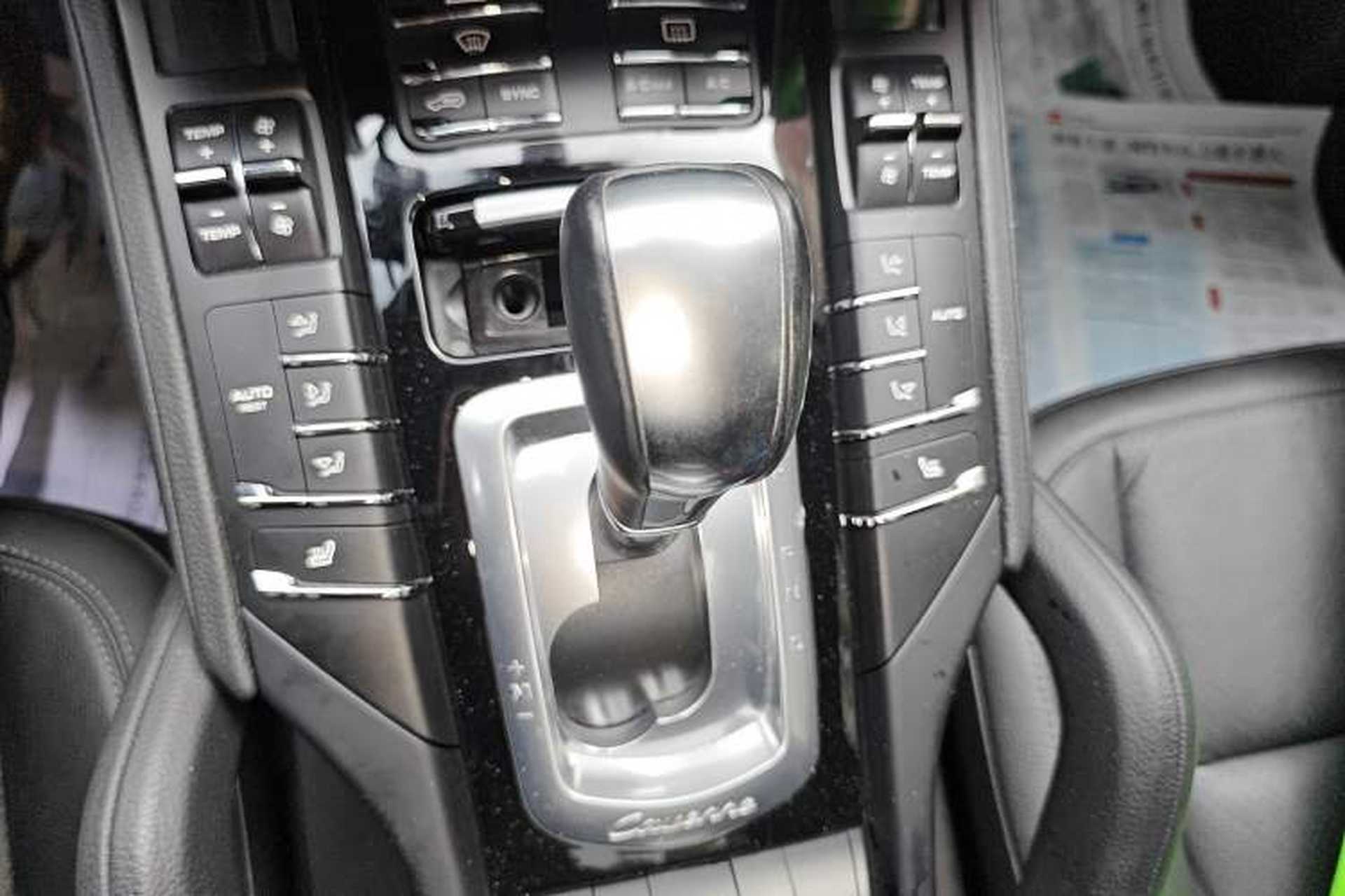 Used Porsche Cayenne 2016 Cayenne 3.0T Gear Lever