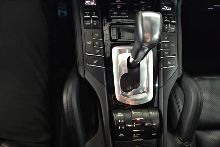 Used Porsche Cayenne 2016 Cayenne 3.0T Gear Lever