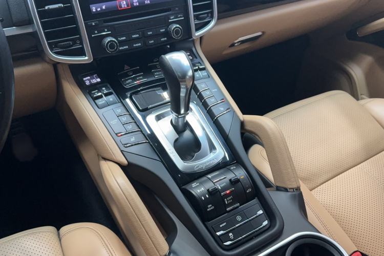 Used Porsche Cayenne 2016 Cayenne Platinum Edition 3.0T Gear Lever