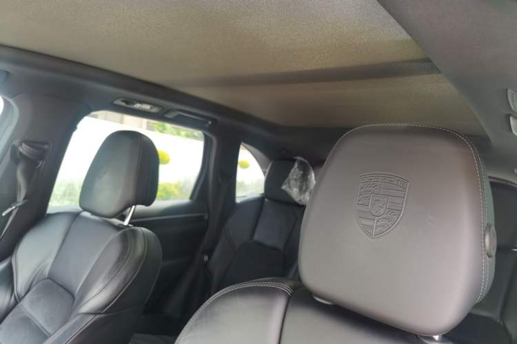 Used Porsche Cayenne 2016 Cayenne Platinum Edition 3.0T Headliner