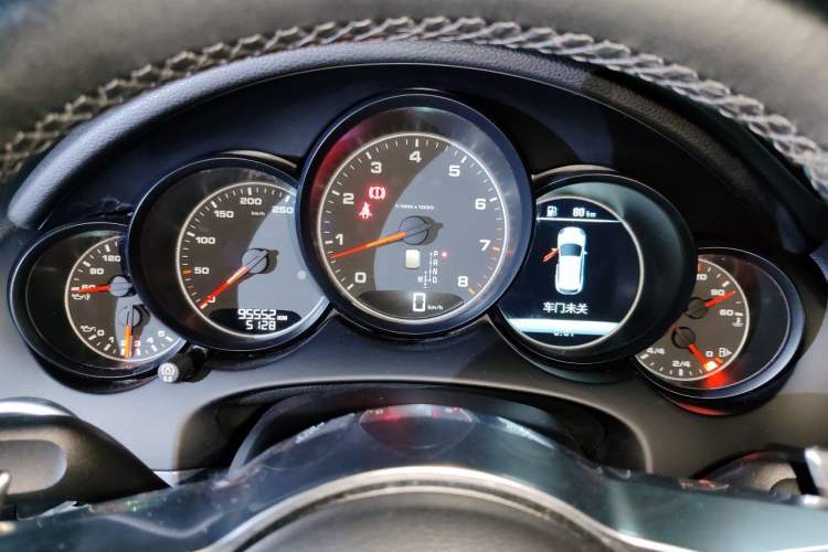 Used Porsche Cayenne 2016 Cayenne 3.0T Instrument Cluster
