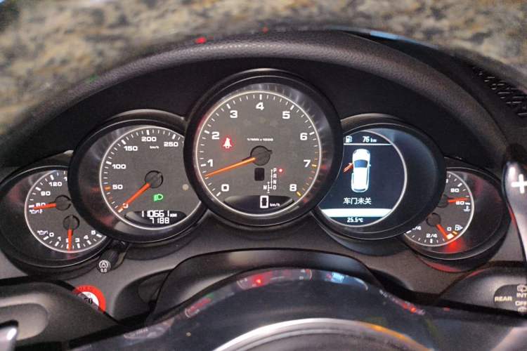 Used Porsche Cayenne 2016 Cayenne 3.0T Instrument Cluster
