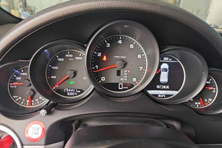 Used Porsche Cayenne 2016 Cayenne 3.0T Instrument Cluster