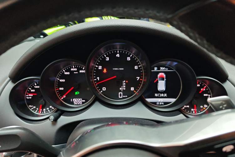 Used Porsche Cayenne 2016 Cayenne 3.0T Instrument Cluster