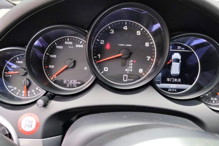 Used Porsche Cayenne 2016 Cayenne Platinum Edition 3.0T Instrument Cluster