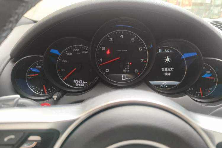 Used Porsche Cayenne 2016 Cayenne Platinum Edition 3.0T Instrument Cluster