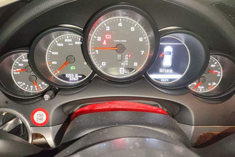 Used Porsche Cayenne 2016 Cayenne 3.0T Instrument Cluster