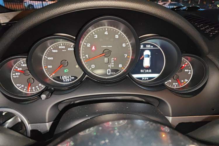 Used Porsche Cayenne 2016 Cayenne Platinum Edition 3.0T Instrument Cluster