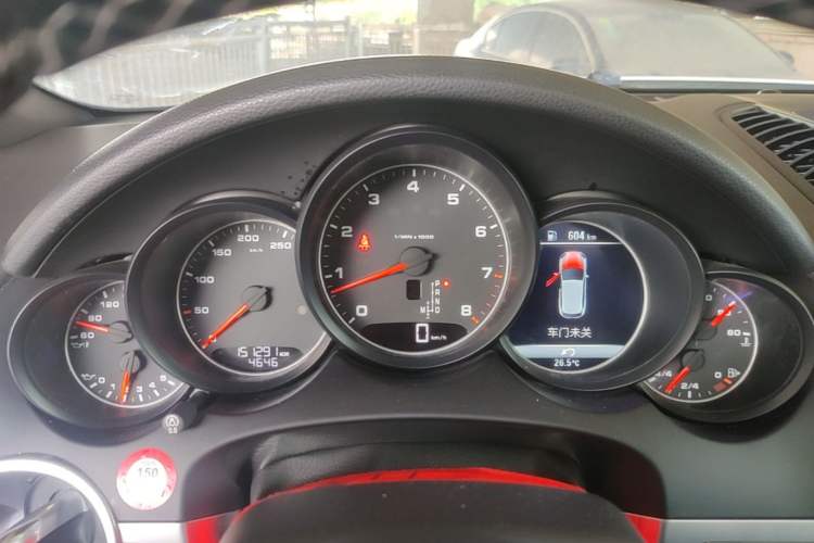 Used Porsche Cayenne 2016 Cayenne Platinum Edition 3.0T Instrument Cluster