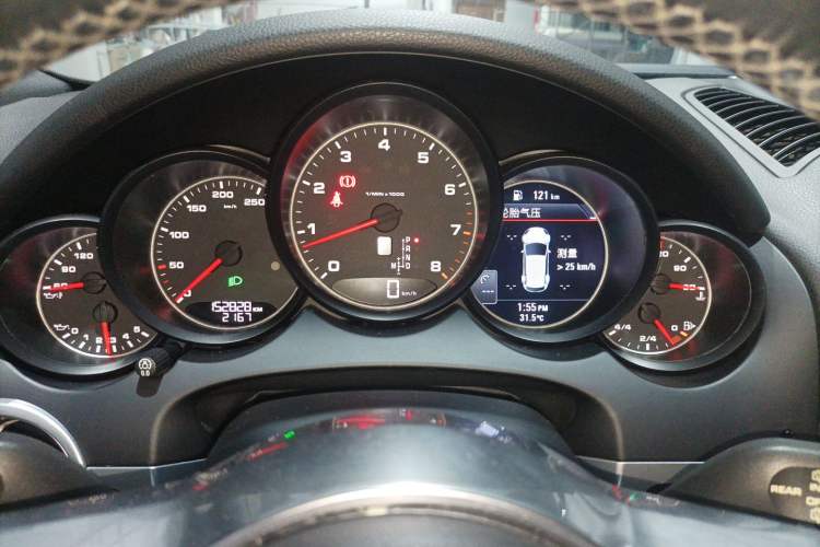 Used Porsche Cayenne 2016 Cayenne 3.0T Instrument Cluster