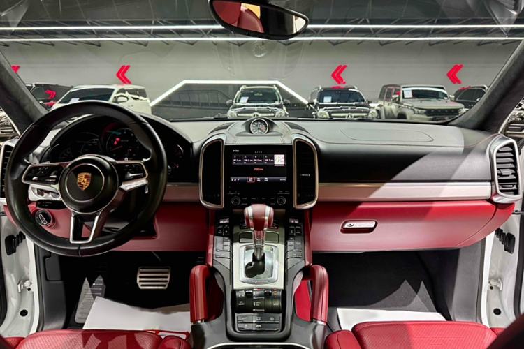 Used Porsche Cayenne 2016 Cayenne GTS 3.6T Interior 10