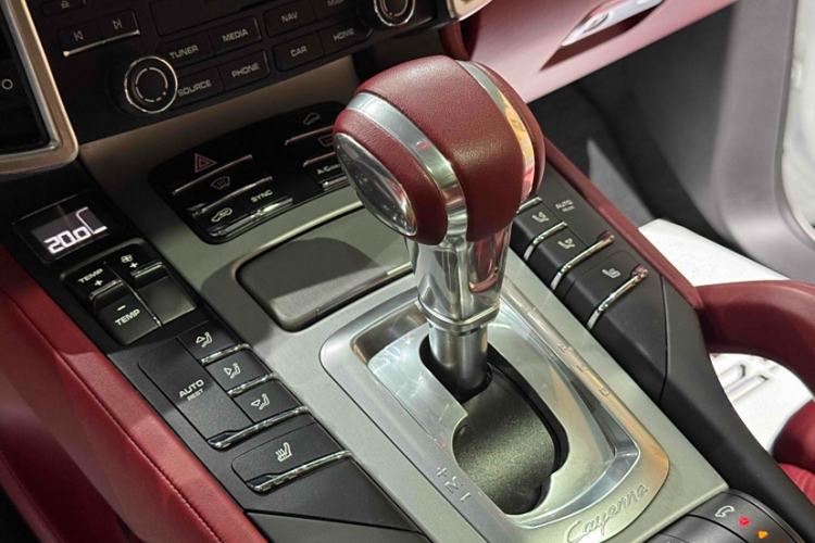 Used Porsche Cayenne 2016 Cayenne GTS 3.6T Interior 11