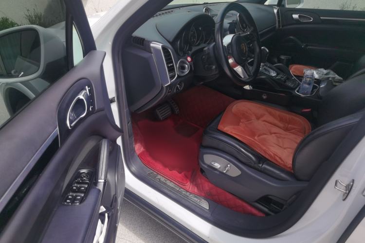 Used Porsche Cayenne 2016 Cayenne Platinum Edition 3.0T Interior 3