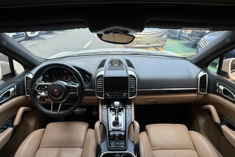 Used Porsche Cayenne 2016 Cayenne Platinum Edition 3.0T Interior 5