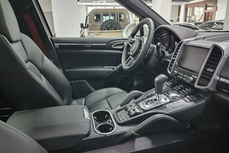 Used Porsche Cayenne 2016 Cayenne 3.0T Interior 6