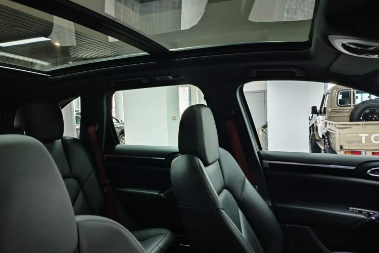 Used Porsche Cayenne 2016 Cayenne 3.0T Interior 8
