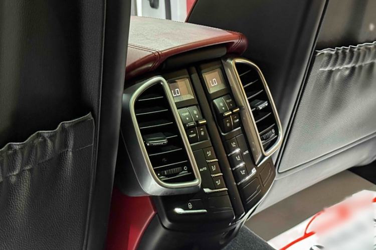 Used Porsche Cayenne 2016 Cayenne GTS 3.6T Interior 8