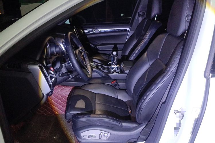 Used Porsche Cayenne 2016 3.6 V6 U.S. specification Left Front Seat