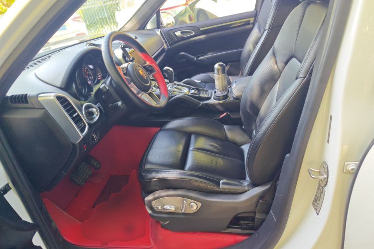 Used Porsche Cayenne  Left Front Seat