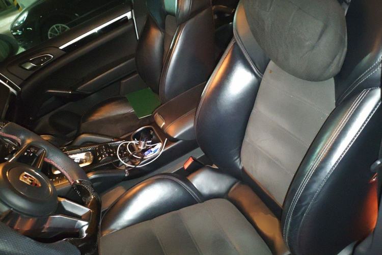 Used Porsche Cayenne 2016 Cayenne Platinum Edition 3.0T Left Front Seat