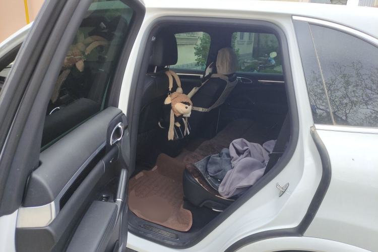 Used Porsche Cayenne 2016 Cayenne 3.0T Left Rear Seat