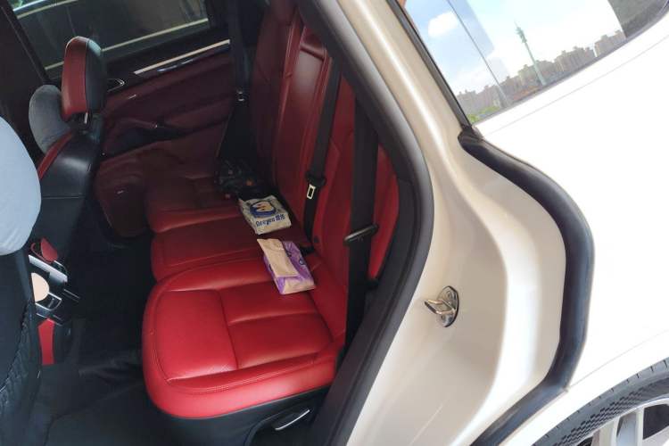 Used Porsche Cayenne 2016 Cayenne Platinum Edition 3.0T Left Rear Seat