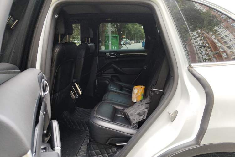 Used Porsche Cayenne 2016 Cayenne 3.0T Left Rear Seat