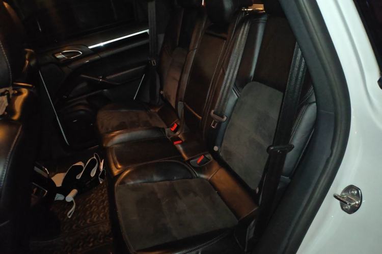 Used Porsche Cayenne 2016 Cayenne Platinum Edition 3.0T Left Rear Seat
