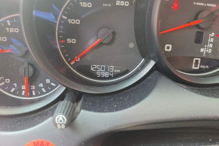 Used Porsche Cayenne 2016 Cayenne 3.0T Odometer Close Up