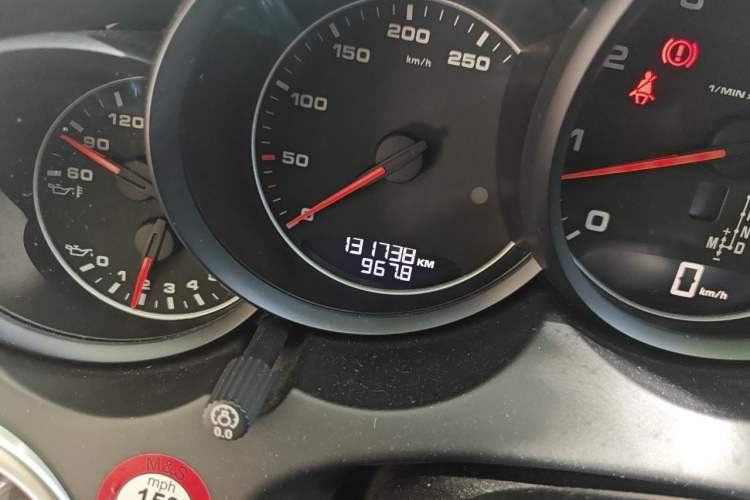 Used Porsche Cayenne 2016 Cayenne 3.0T Odometer Close Up