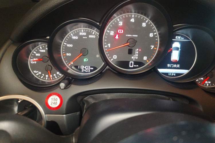 Used Porsche Cayenne 2016 Cayenne 3.0T Odometer Close Up