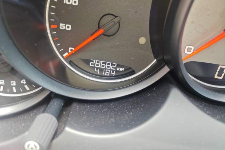 Used Porsche Cayenne 2016 Cayenne S 3.6T Odometer Close Up