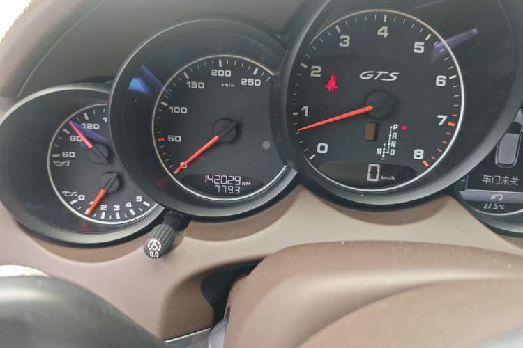 Used Porsche Cayenne 2016 Cayenne GTS 3.6T Odometer Close Up