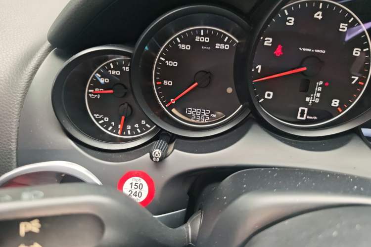 Used Porsche Cayenne 2016 Cayenne 3.0T Odometer Close Up