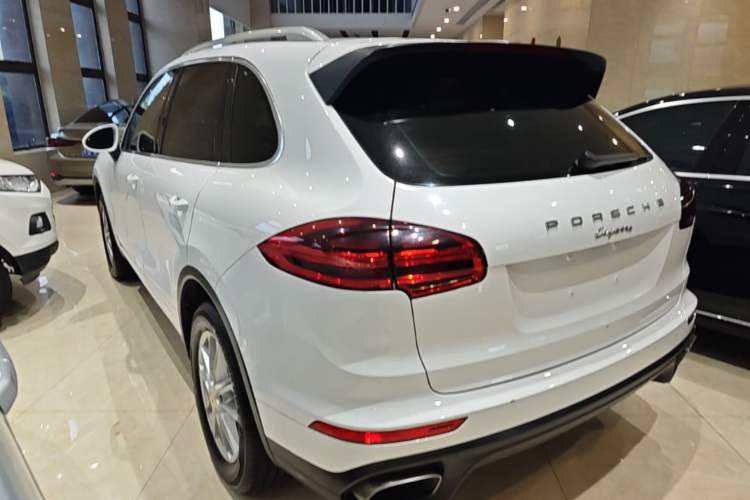Used Porsche Cayenne 2016 Cayenne 3.0T Rear Left 45 Deg